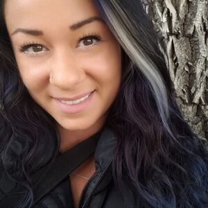 Meet your Posher, Alexis